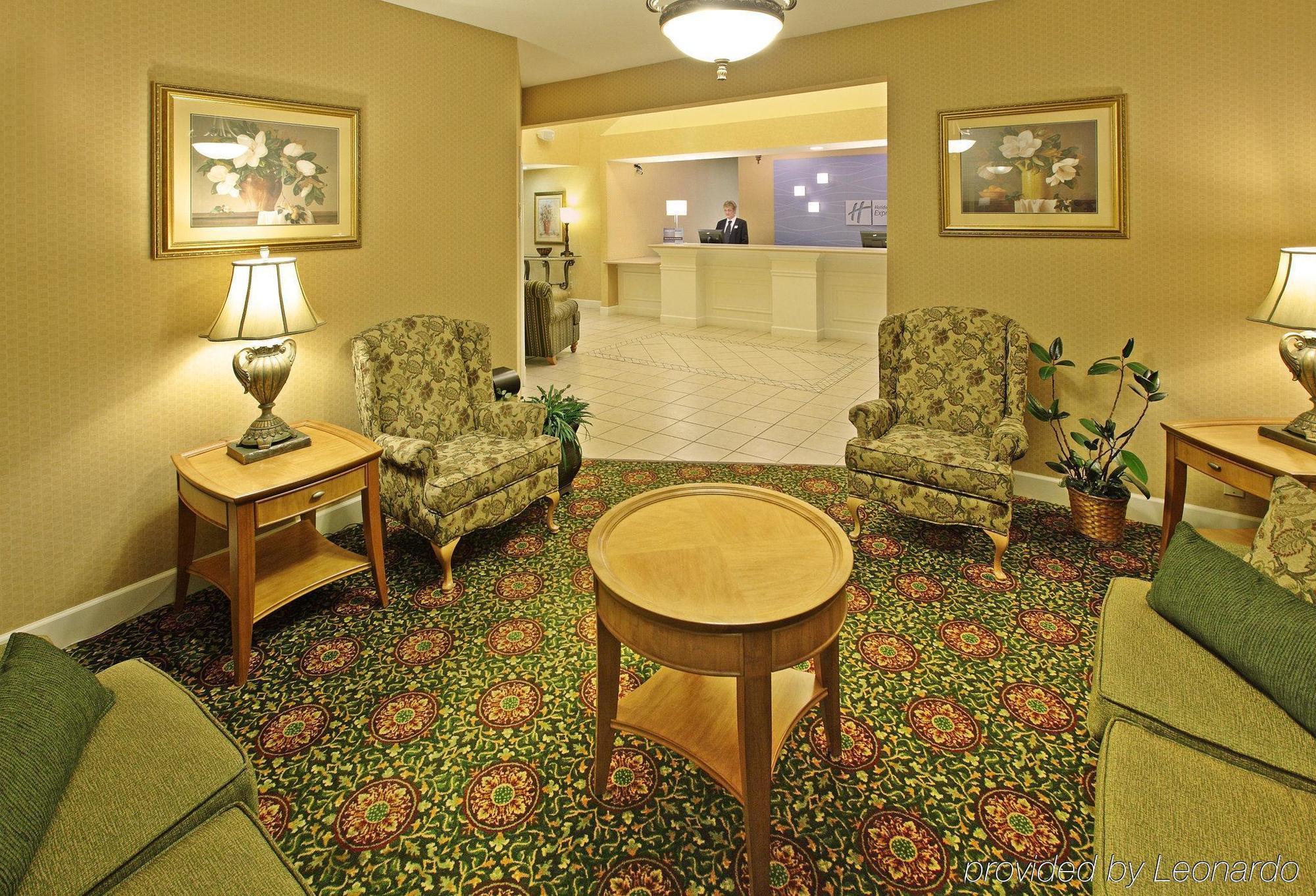 Holiday Inn Express & Suites Magnolia-Lake Columbia Interiør billede