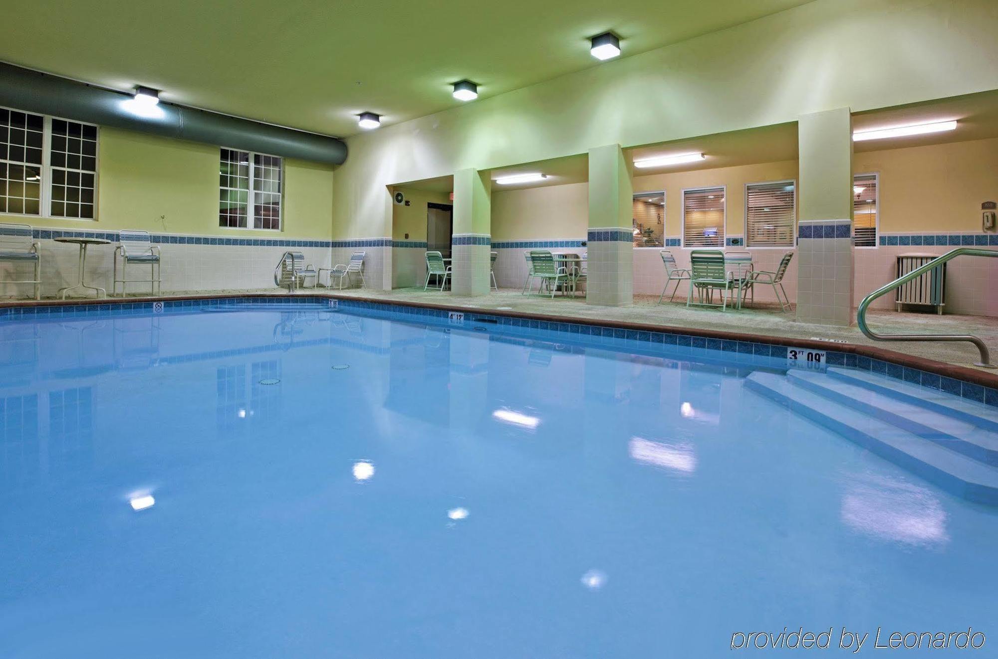 Holiday Inn Express & Suites Magnolia-Lake Columbia Faciliteter billede